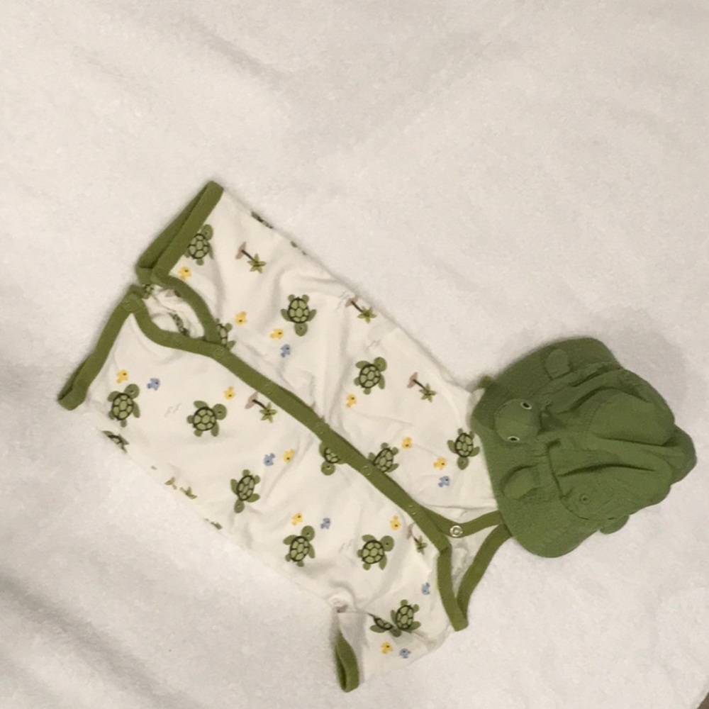 COPY - Gymboree 3-6m. Turtle Romper with hat